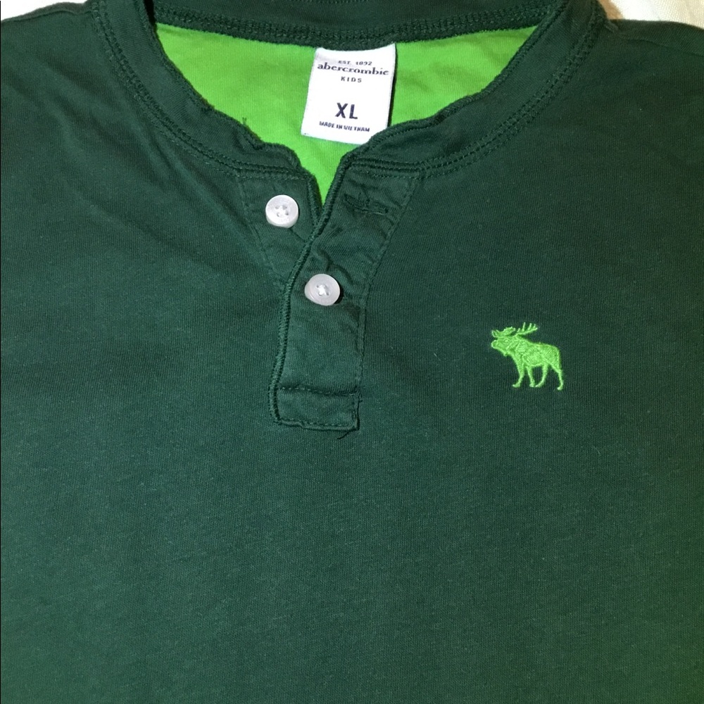 Boys size XL Abercrombie long sleeve green top